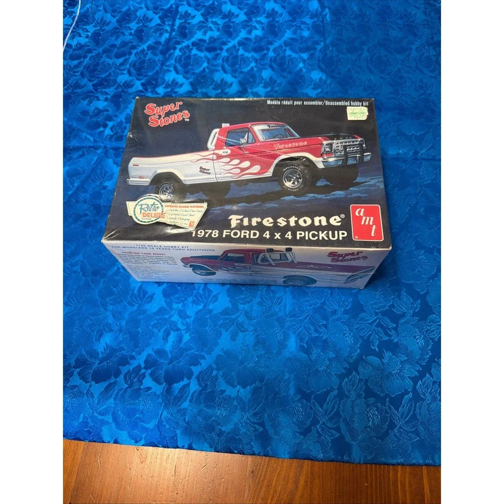 AMT 1978 Ford 4x4 Pickup Super Stones Firestone 1/25 Model Kit Retro Deluxe‎